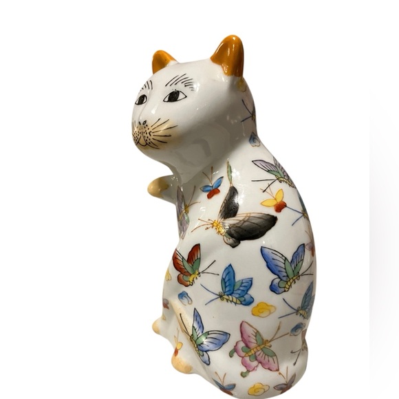 Vintage Imari Cat figurine adorned with butterflies - Picture 3 of 6